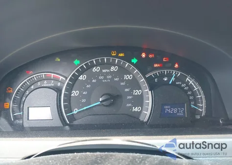 2013 Toyota Camry Xle z USA, uszkodzony, nr VIN 4T4BF1FK5DR285347